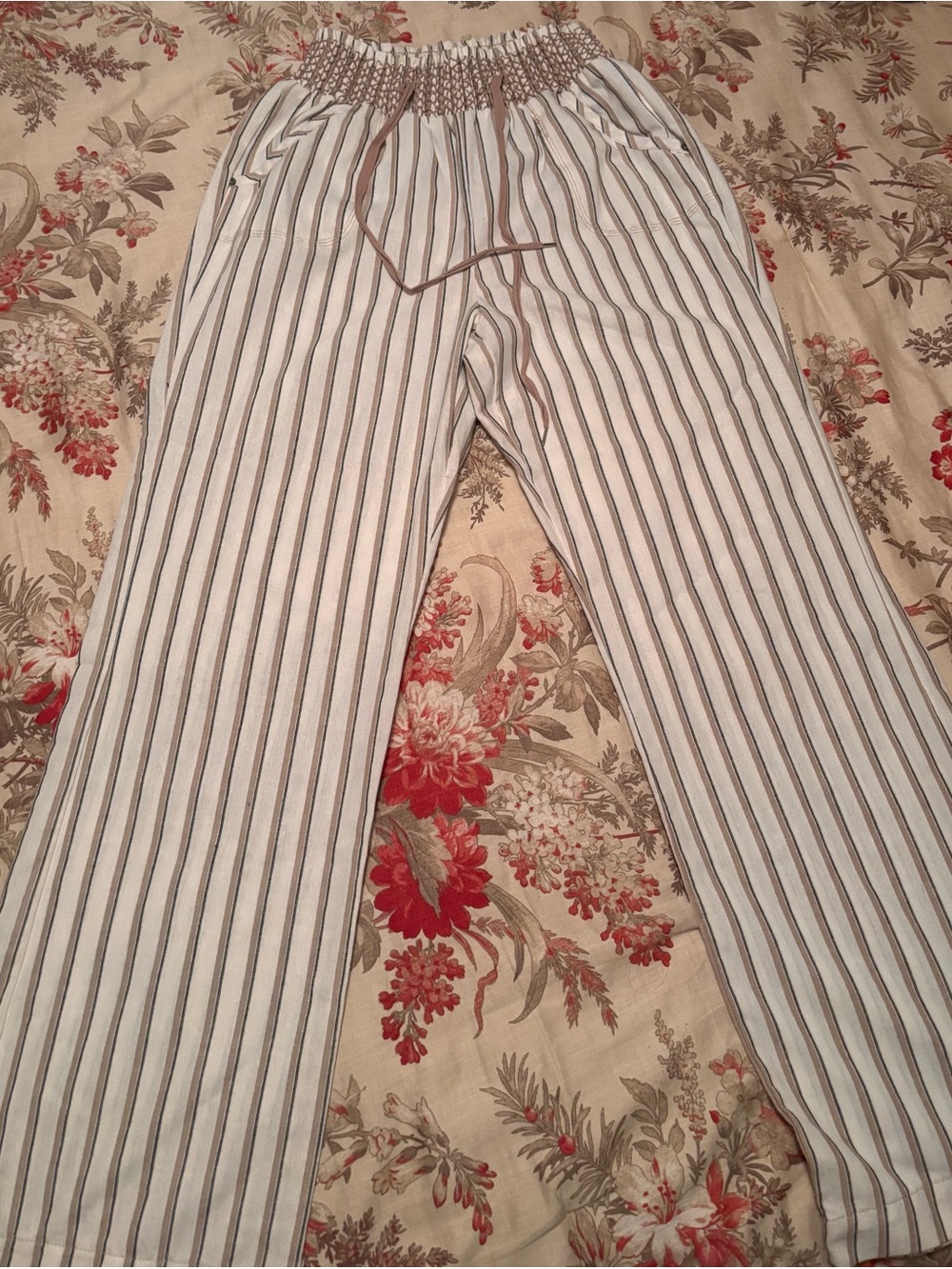 Ci Sono Cream and Brown Striped Smocked Wide-Leg Pants